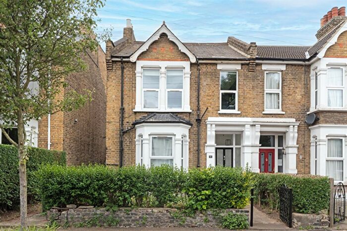 1 Bedroom Flat To Rent In Lea Hall Road, Leyton, E10