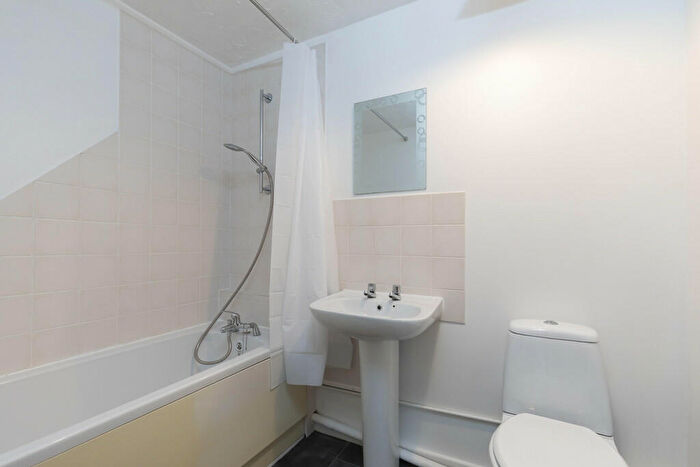 1 Bedroom Flat To Rent In Old Station Drive, Cheltenham, GL53