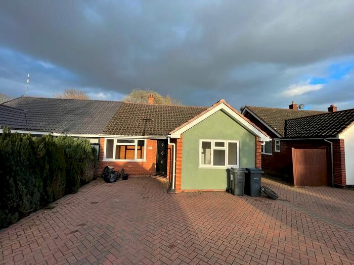 3 Bedroom Semi-Detached Bungalow To Rent In Hillmorton Road, Sutton Coldfield, B74