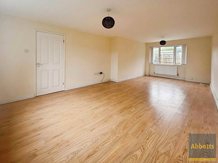 3 Bedroom House To Rent In Lee Chapel South, Basildon, SS16