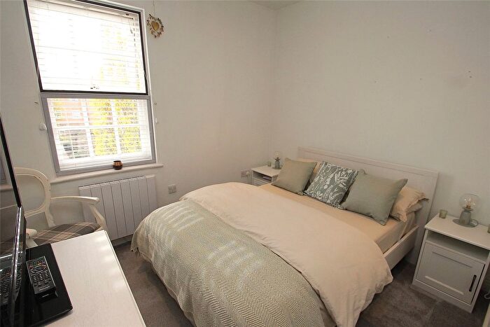 1 Bedroom Flat For Sale In North Square, Knowle, Fareham, Hampshire, PO17