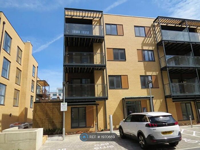 2 Bedroom Flat To Rent In Woodcroft Apartments, London, NW9