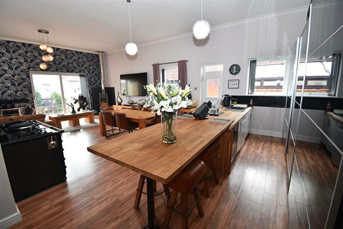 5 Bedroom Detached House For Sale In Springfield Road, Pill., BS20