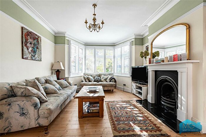 4 Bedroom Terraced House For Sale In Summerlee Gardens, London, N2