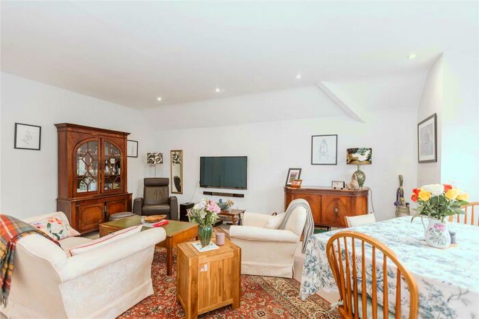 3 Bedroom Apartment To Rent In Downleaze, Stoke Bishop, Bristol, BS9