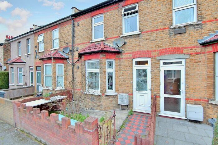 3 Bedroom Terraced House To Rent In Rossindel Road, Hounslow, TW3