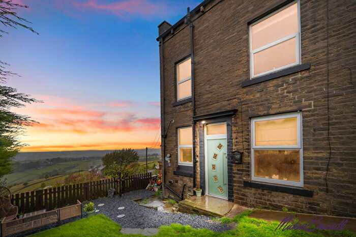 2 Bedroom End Of Terrace House For Sale In Cobden Street, Queensbury, Bradford, BD13