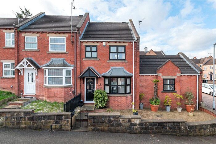 3 Bedroom End Terrace House For Sale In School Street, Churwell, Morley, Leeds, LS27