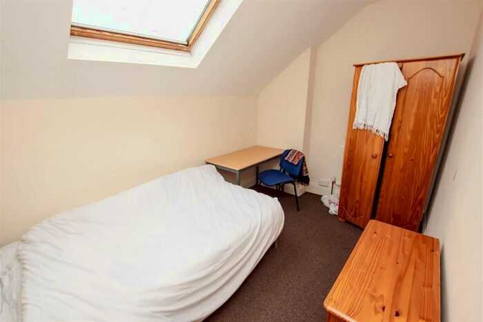 6 Bedroom House To Rent In Pershore Road, Selly Park, Birmingham, B29