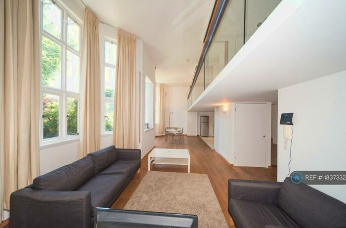 2 Bedroom Flat To Rent In St. Gabriels Manor, London, SE5