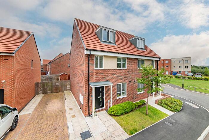 3 Bedroom Town House For Sale In Sunflower Drive, Great Park, Newcastle Upon Tyne, NE13