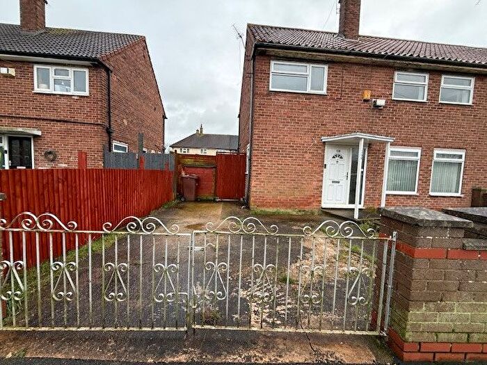 3 Bedroom Semi-detached House For Sale In Waveney Road, Hull, HU8