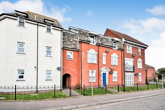 2 Bedroom Apartment For Sale In Tattersalls Chase, Southminster, CM0