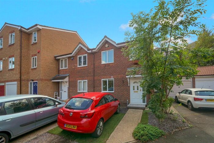 End Of Terrace House To Rent In Crosslet Vale, London, SE10