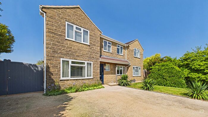 5 Bedroom Detached House For Sale In Beaufort Gardens, South Petherton, TA13