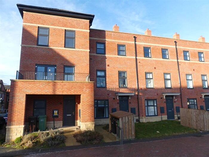 2 Bedroom End Of Terrace House To Rent In Acacia Terrace, Seacroft, Leeds, LS14