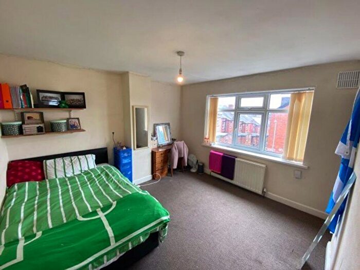 3 Bedroom House To Rent In Manor Avenue, Leeds, LS6