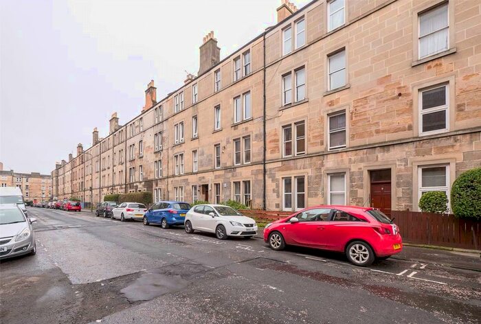 2 Bedroom Flat To Rent In Caledonian Place, Edinburgh, EH11