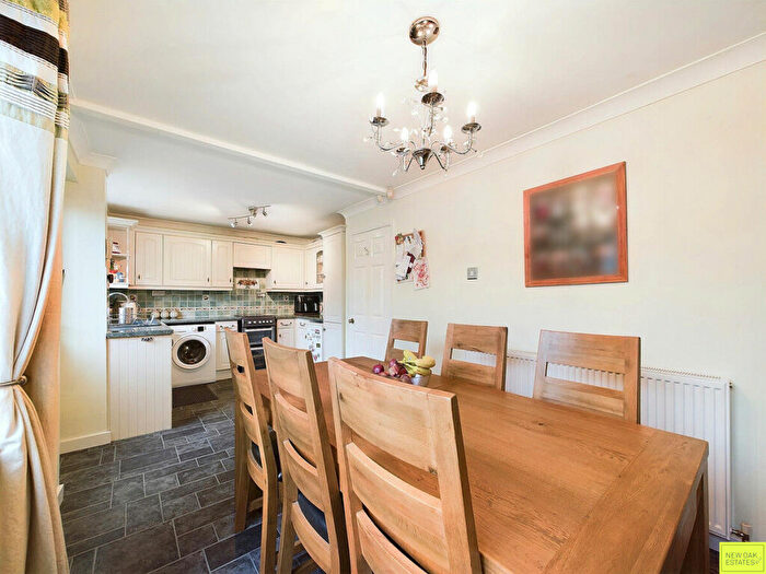 4 Bedroom Detached House For Sale In Staffa Drive, Tibshelf, DE55