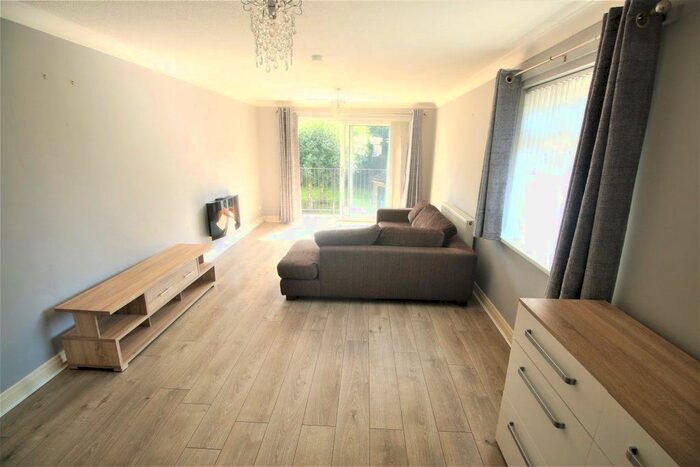 2 Bedroom Flat To Rent In Westcliffe Court, Darlington, DL3