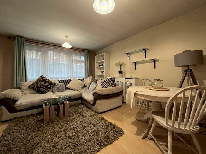 1 Bedroom Flat To Rent In Hudson Place, Woolwich, SE18