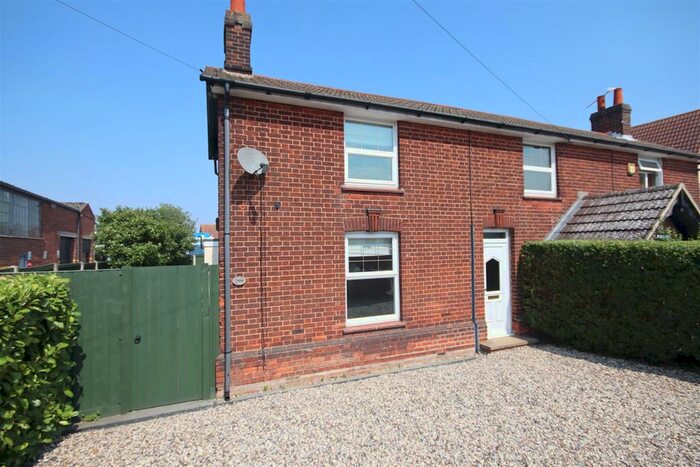 3 Bedroom Semi-Detached House To Rent In Coggeshall Road, Braintree, CM7