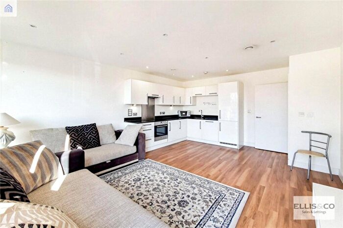 1 Bedroom Apartment For Sale In Hatton Road, Wembley, HA0