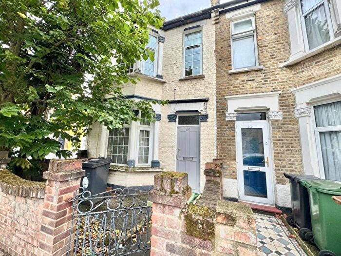 3 Bedroom Semi-Detached House To Rent In Millicent Road, London, E10