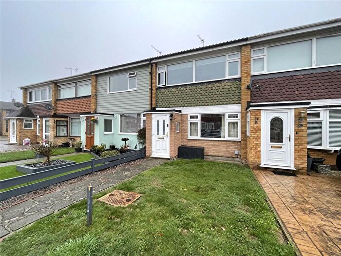 2 Bedroom Detached House For Sale In The Finches, Thundersley, Essex, SS7