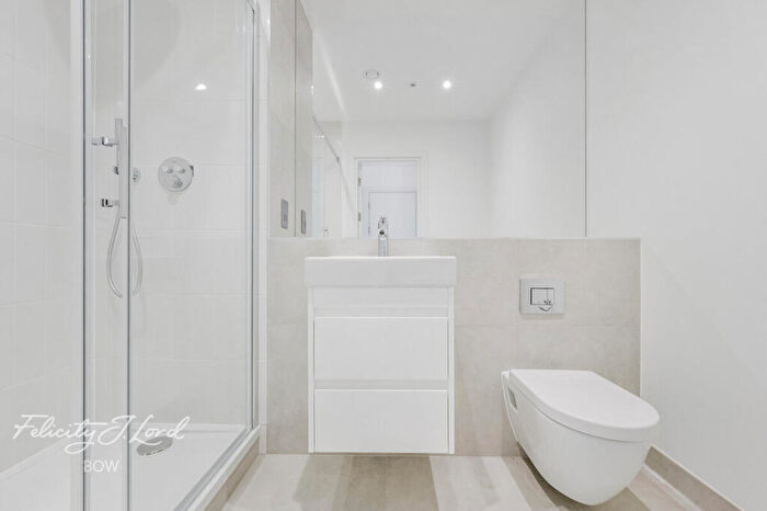 3 Bedroom Flat To Rent In Trego Wharf, E9