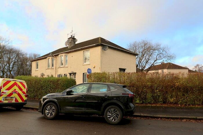 2 Bedroom Flat To Rent In Brownside Drive, Glasgow, G13