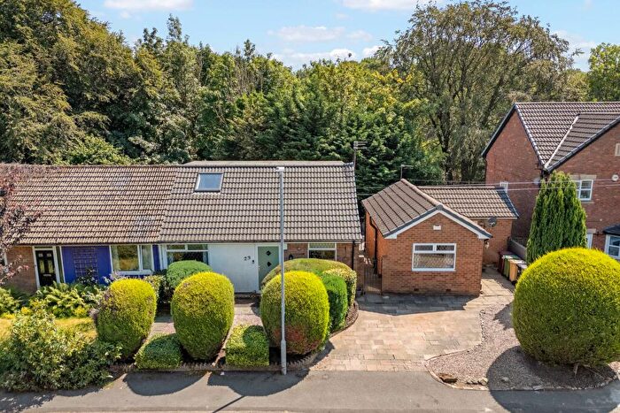 4 Bedroom Semi-Detached Bungalow For Sale In Thorns Close, Bolton, BL1