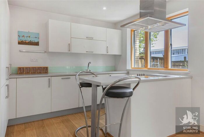 2 Bedroom Apartment To Rent In Chiltern Place, Mount Pleasant Lane, Clapton, Hackney, E5