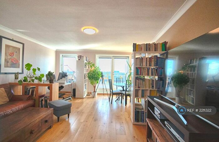 2 Bedroom Flat To Rent In Neptune Court, London, E14