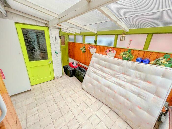 3 Bedroom Semi-Detached House For Sale In Mayland Drive, Streetly, Sutton Coldfield, B74