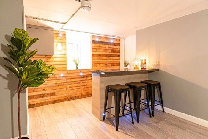 7 Bedroom Terraced House To Rent In Pains Road, Southsea, Portsmouth, PO5