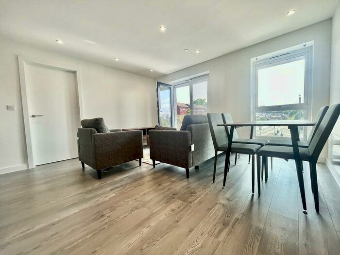 2 Bedroom Apartment To Rent In Alexandra Park, LS4