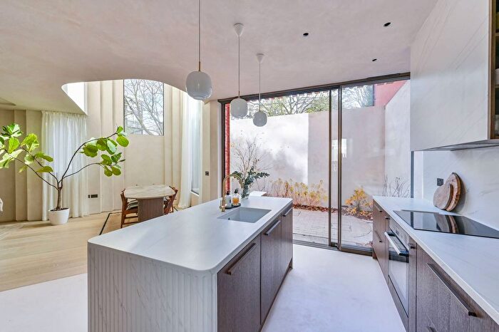 4 Bedroom Detached House To Rent In Heathpoint House, Kentish Town, London, NW5