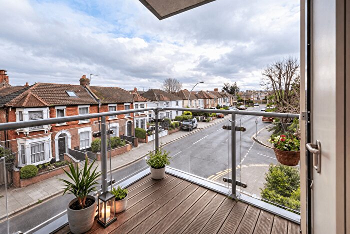 3 Bedroom Block Of Flats For Sale In Gilford House, IG1