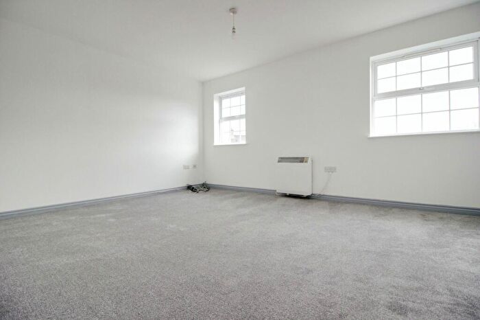 2 Bedroom Apartment To Rent In Boatman Close, Swindon, SN25
