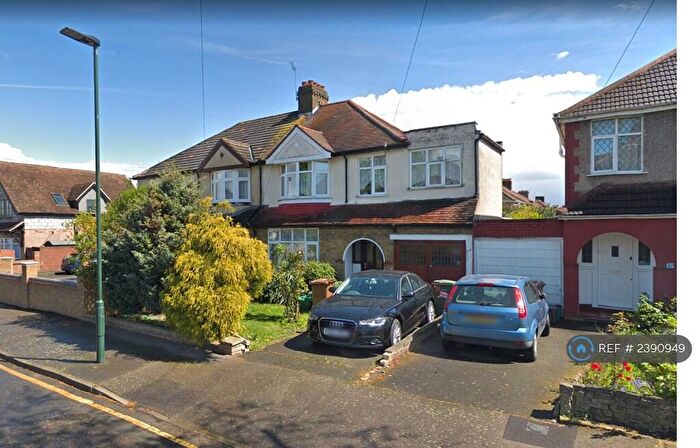 4 Bedroom Semi-Detached House To Rent In Marne Avenue, Welling, DA16
