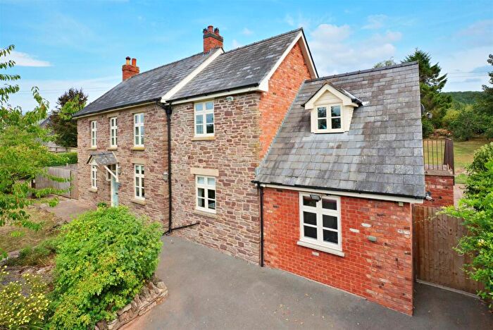 5 Bedroom Detached House For Sale In Bush Bank, Hereford, HR4