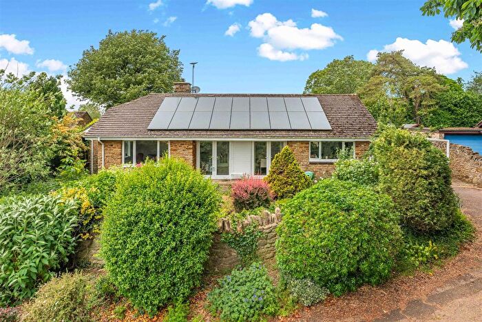 4 Bedroom Detached Bungalow For Sale In Holland Rise, Kings Sutton, Banbury, OX17
