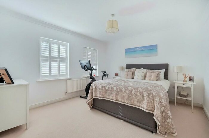5 Bedroom Detached House For Sale In Harpswood Close, Coulsdon, CR5