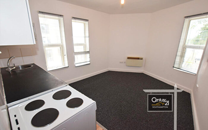 1 Bedroom Flat To Rent In |Ref: |, Commercial Road, Southampton, SO15