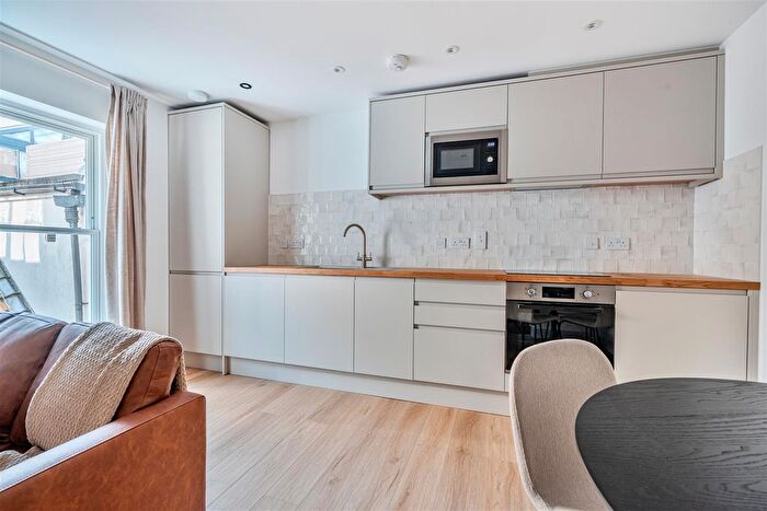 2 Bedroom Flat To Rent In Waterloo Street, Clifton, Bristol, BS8