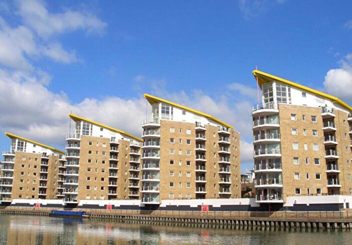 1 Bedroom Apartment For Sale In Basin Approach, E14