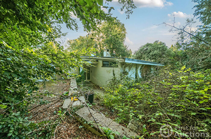 3 Bedroom Bungalow For Sale In Pinkneys Drive, Maidenhead, SL6