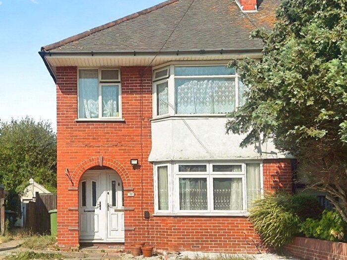 1 Bedroom Flat To Rent In Millbrook Road West, Southampton, Hampshire, SO15