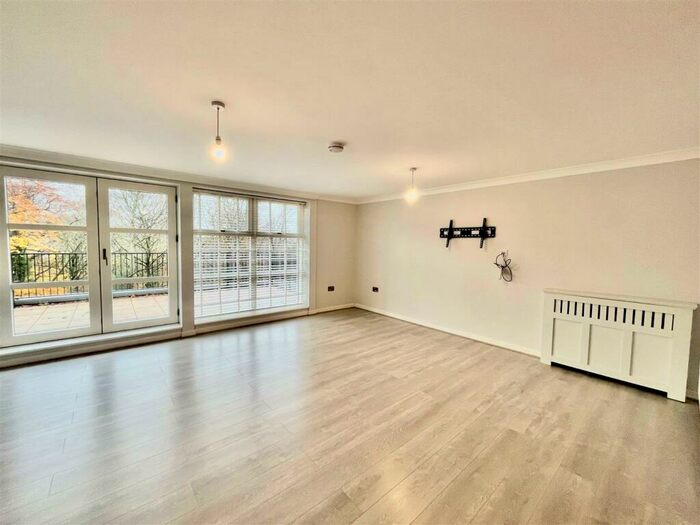 2 Bedroom Apartment To Rent In Ashfield Court, Low Fell, NE9